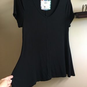 Cupio fit and flare black swing tee